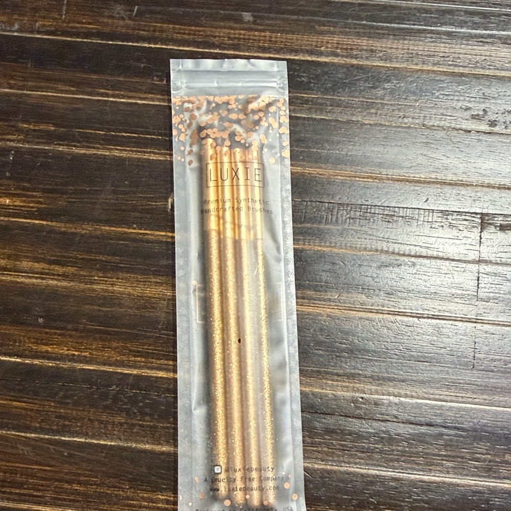Luxie Shimmering Gold Brush Trio